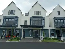 Rumah Elegant Diapit 2 Jalan Toll Louise at Symphonia Gading Serpong