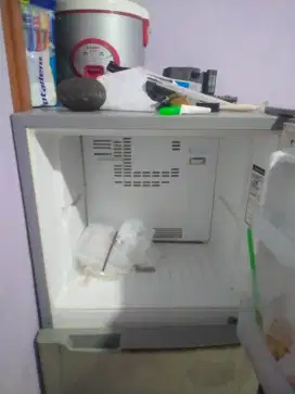 Jual kulkas toshiba glacio nego dikit