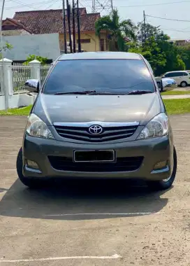 Toyot Grand Innova 2.0 G Manual Tahun 2011 Abu - abu Metalik