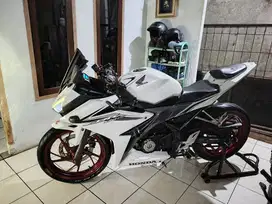 Honda CBR 150 R FACELIFT WARNA PUTIH TAHUN 2016