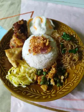 Nasi Uduk paket kenyang