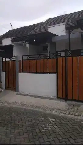 Dikontrakkan Rumah Tirtasari Residence Sukun, Malang