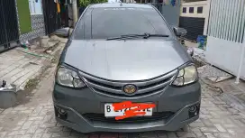 Etios valco 2013 g abu2 nego