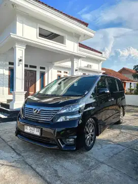 Toyota Vellfire Z CBU 2010