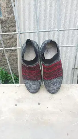 Kalung imitasi & sepatu