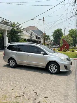 Nissan Grand Livina XV 2012 A/T