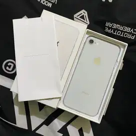 iPhone 8 64GB Fullset