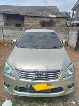 Toyota Kijang Innova 2012 Bensin