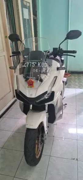 Jual Honda ADV 150 ABS Putih Emas 2021