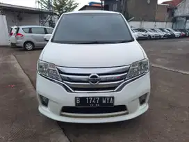 DP RENDAH - Nissan Serena 2.0 Highway Star Bensin-AT 2015