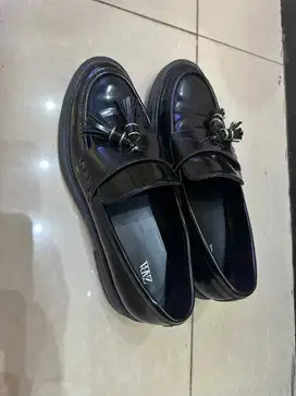 Di jual sepatu Zara