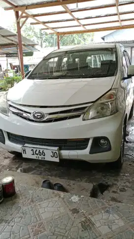 Mobil xenia 2013