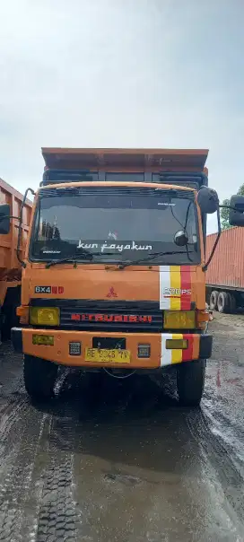 Mitsubishi FN527ML 6x4 Dump Truck Tronton