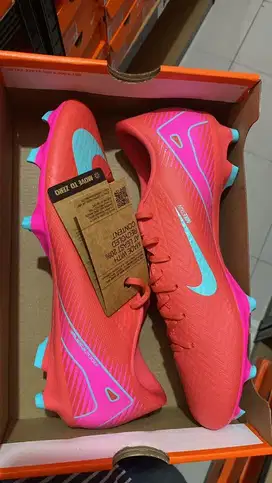 Sepatu Bola Nike Zoom Vapor 16 Academy