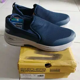 Sepatu Skechers Navy Ultra Go