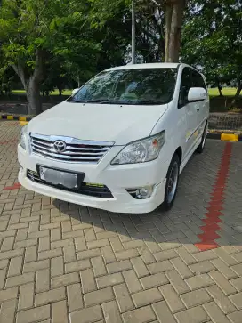 Innova grand 2012 V luxury