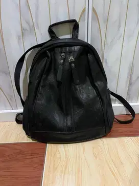 RANSEL IMPORT HITAM