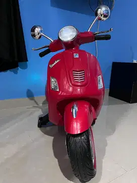 Dijual motor vespa anak aki mainan