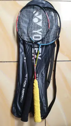 Raket yonex isometric lite sama yonex nanoflare