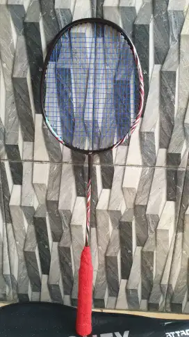 Raket yonex astrox 100zz