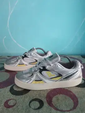 Sepatu Kasual/Sneakers Cantik