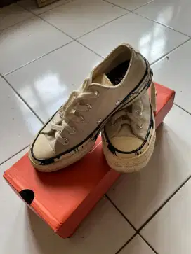 Sepatu Converse chunk putih