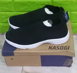 Sepatu baru cuci gudang