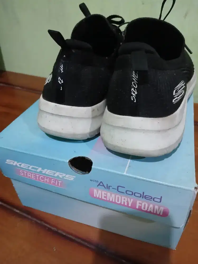 Sepatu Skechers