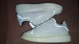 Sepatu Alexander Mcqueen Size 36 (Bonus Kaus Kaki + Topi)