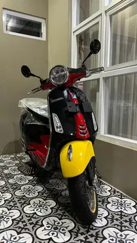 Piaggio Vespa Primavera 150 Mickey Disney