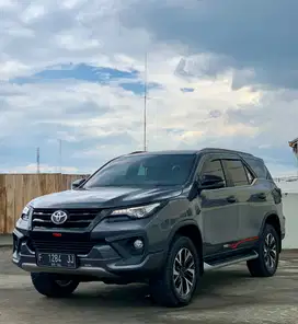 [KM 16rb] Toyota Fortuner VRZ TRD AT 2019 Abu Abu Diesel Solar Genap F