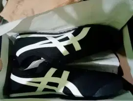 Onitsuka tiger slipon Hitam 42