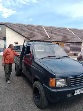 Isuzu panther pick up tahun 2004