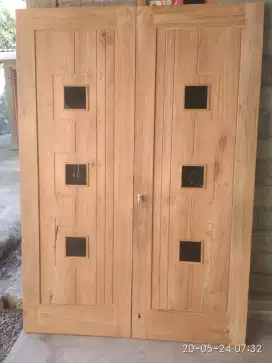 Pintu kayu jati