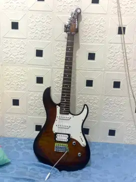 Gitar yamaha 212 VQM tbs