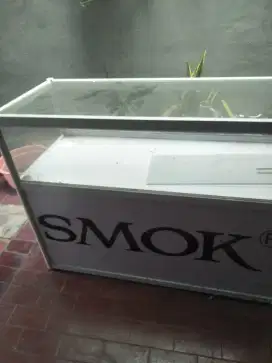 Etalase masih bagus bekas Usaha Vape