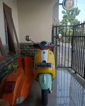 Vespa Matic LX150 Tahun 2012