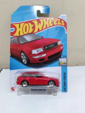 Hot wheels audi avant rs2