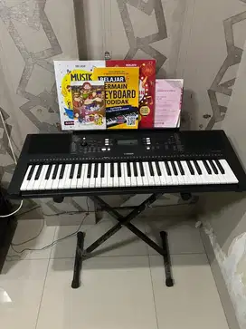 Keyboard yamaha e373