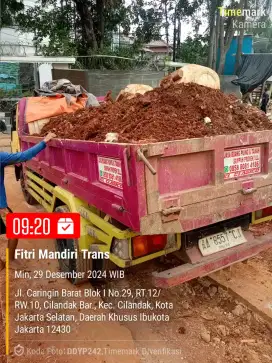 1 truck buang puing di jakarta selatan