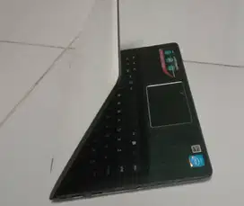 Leptop lenovo putih mulus