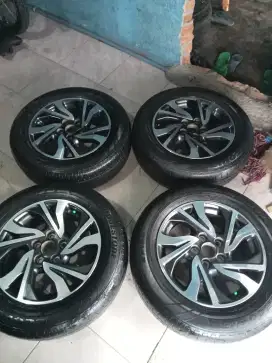 VELG 16 INOVA REBON KOMPLIT SMA BAN 75-80% VELG ORI