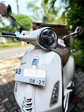 Vespa Matic Putih Primavera 150 ABS 2022