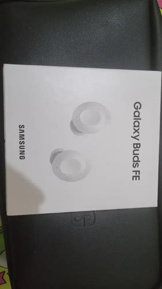 Samsung Buds FE white