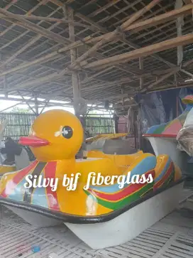 Perahu goes,sepeda bebek air goes,bebek air bahan fiber