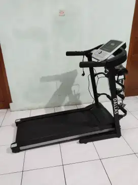 Dijual treadmill elektrik 3 fungsi merk vosgo kondisi mulus