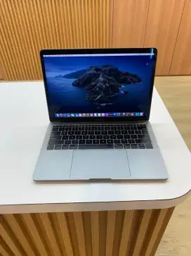 Macbook pro 2016 i5 8gb 256gb murmer