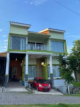 Rumah 2 Lantai di Borneo Paradiso Balikpapan