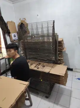 Lowongan kerja sebagai helper serabutan di tempat sablon