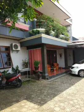 Jual rumah depan kampus tanri abeng